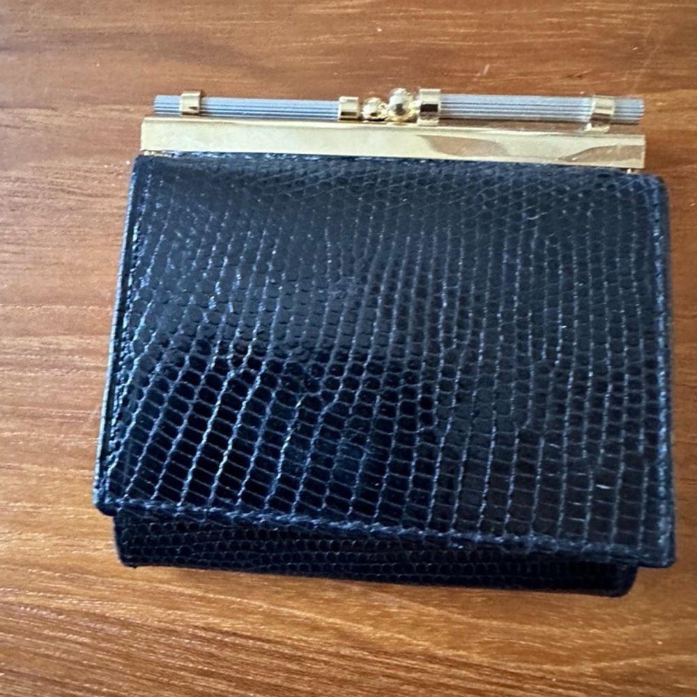 Vintage SAKS FIFTH AVENUE COIN/Change Purse Black Leather - never used
